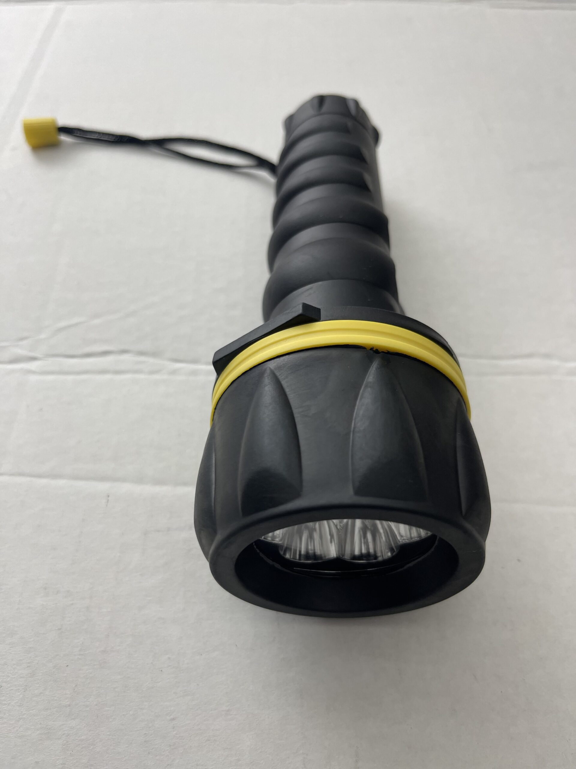7 Led Rubber Flashlight - Image 2